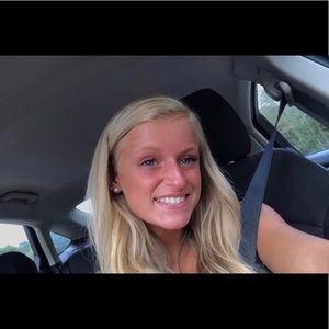 Meet your Posher, Melissa